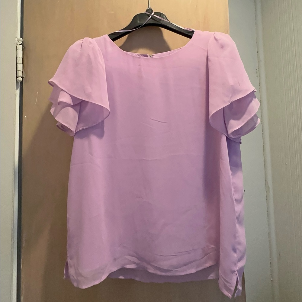 Pretty Vince Camuto ruffle sleeved blouse